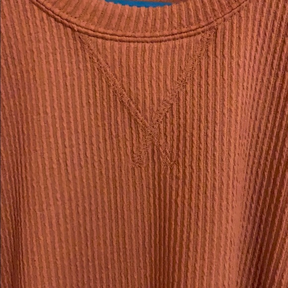 NWOT;HOLLISTER T-SHIRT! - Picture 4 of 5